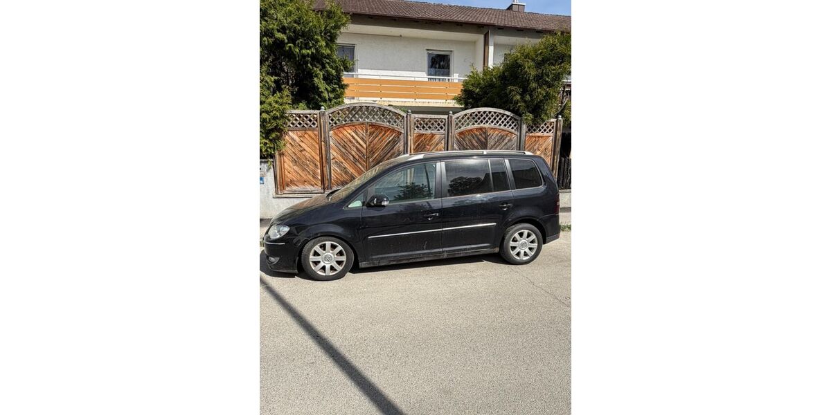 VW Touran 211.000 km 1.500 &euro; München 81477