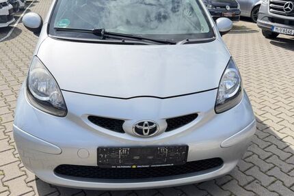 Toyota Aygo (X) 195.389 km 2.800 &euro; München OT Trudering-Riem 81825