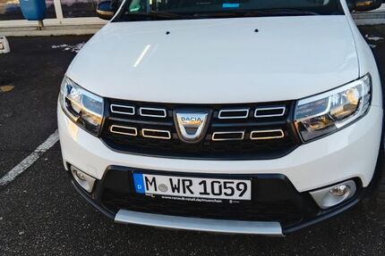 Dacia Sandero 68.000 km 8.000 &euro; München 81379