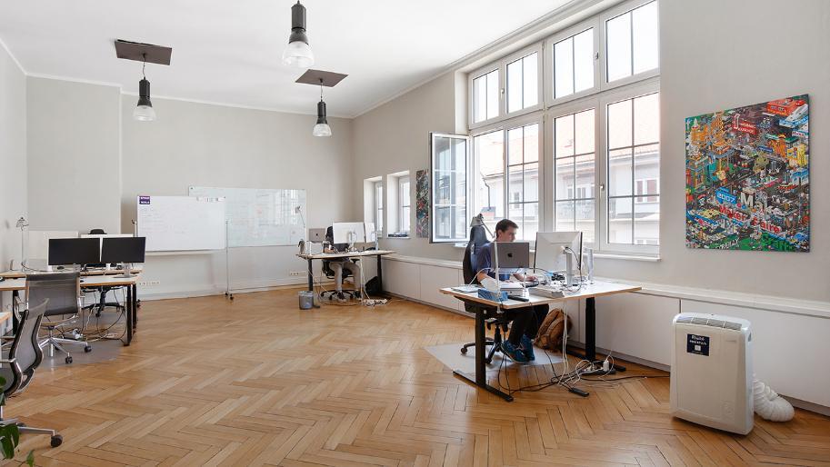 Top workstation in beautiful city loft - All-in-Miete