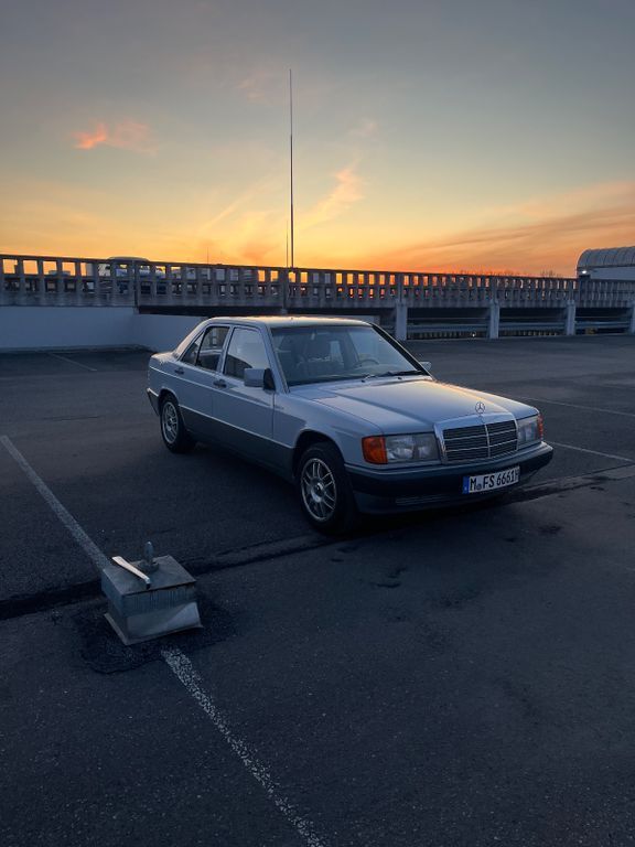 Mercedes-Benz 190 177.000 km 9.000 € München 80797