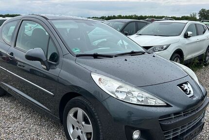 Peugeot 207 140.000 km 1.350 &euro; München 81829