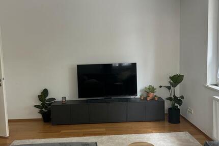 Untermiete - Helle 2-Zimmer Wohnung in Lehel, direkt am E.Garten zimmer