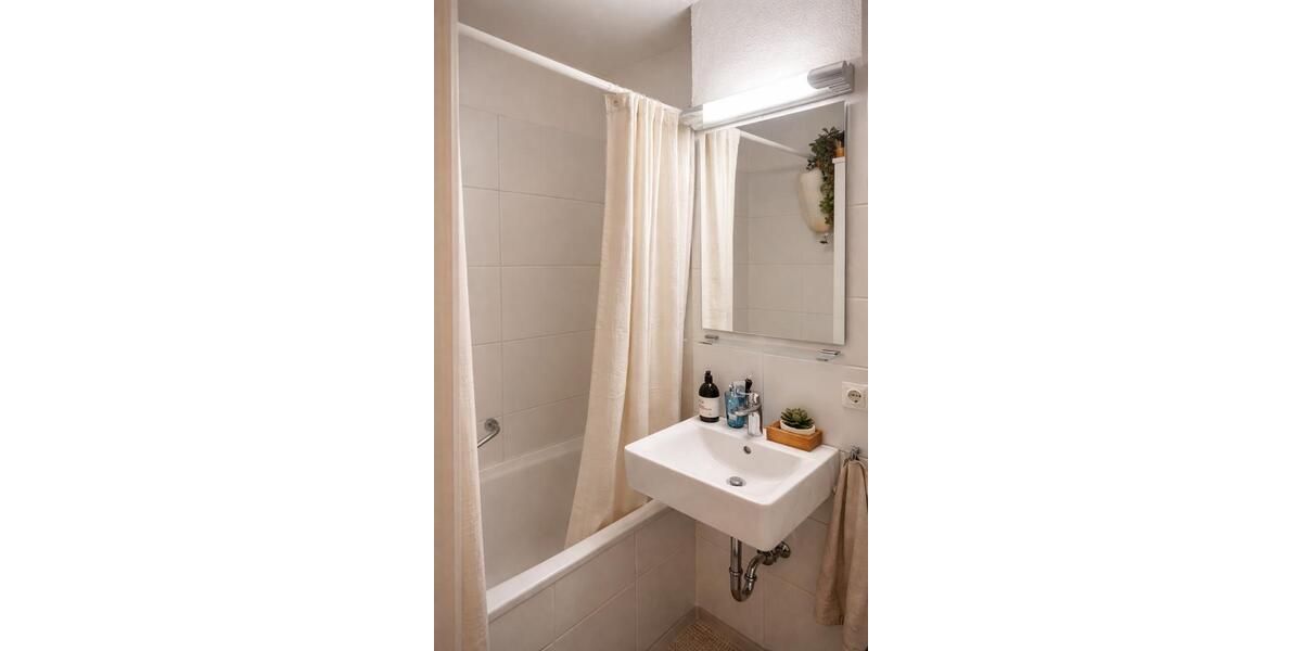 Hochparterre München Thalkirchen-Obersendling-Forstenried-Fürstenried-S - 1 Zimmer, 28 m&sup2;, 239.000&euro; | Angebot:26123022