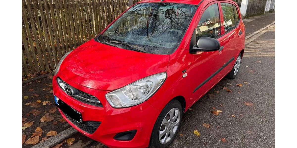 Hyundai i10 127.000 km 2.222 &euro; München 81827