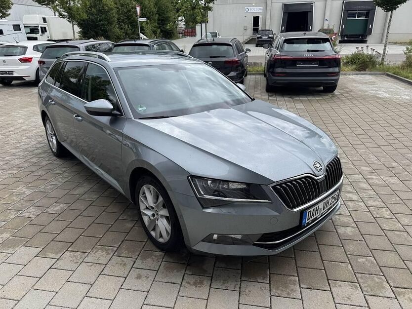 Skoda Superb 118.000 km 17.950 € Egenhofen OT Unterschweinbach 82281