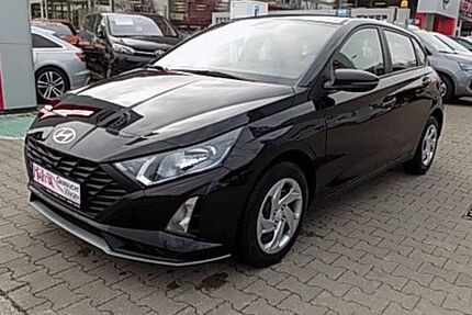 Hyundai i20 6.971 km 15.900 € München 81677