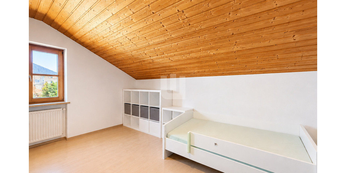 WINDISCH - Großzügige 4-Zimmer-Dachgeschosswohnung mit sonnigen Balkon in WörthseeEtterschlag - Dachgeschoßwohnung Wörthsee / Etterschlag Etterschlag | Angebot:27134606