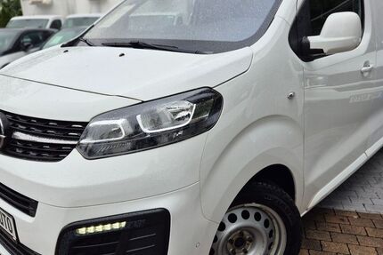 Opel Vivaro 136.450 km 17.990 &euro; München 81247