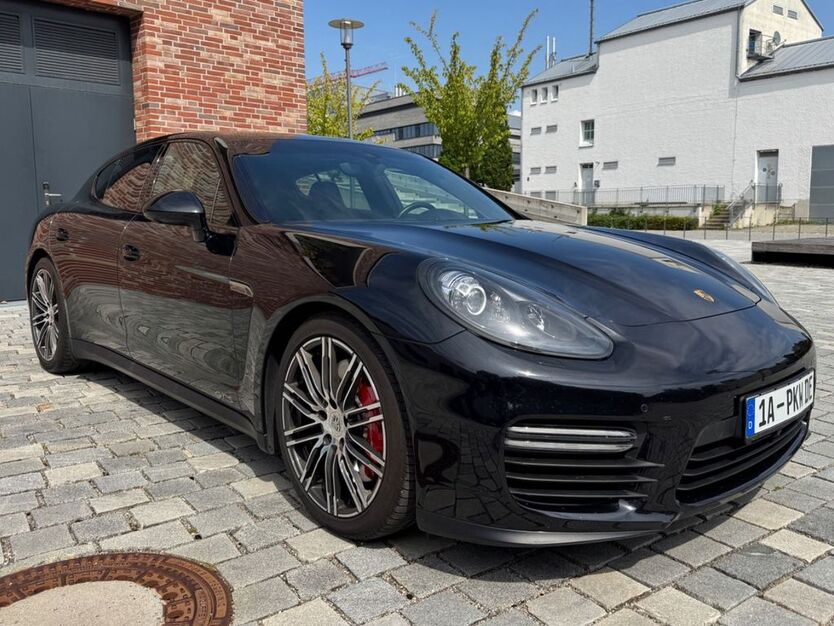 Porsche Panamera 75.400 km 49.900 € Unterföhring 85774