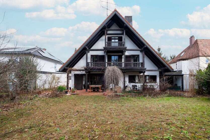 Haus zum Kaufen in München 2.390.000 € 280 m²