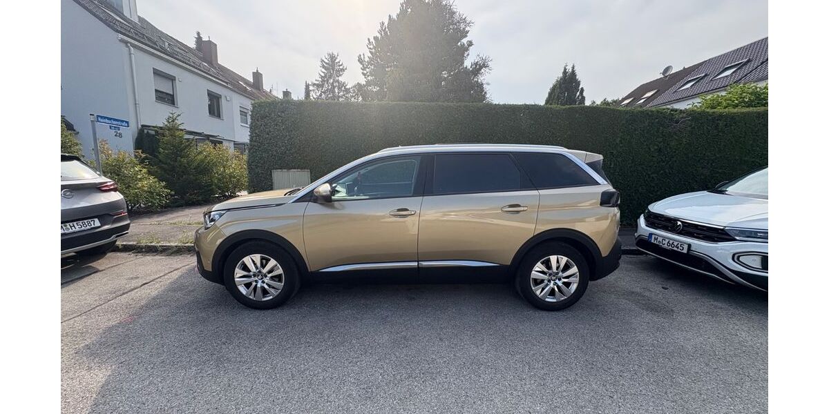 Peugeot 5008 185.000 km 12.800 &euro; München 80333
