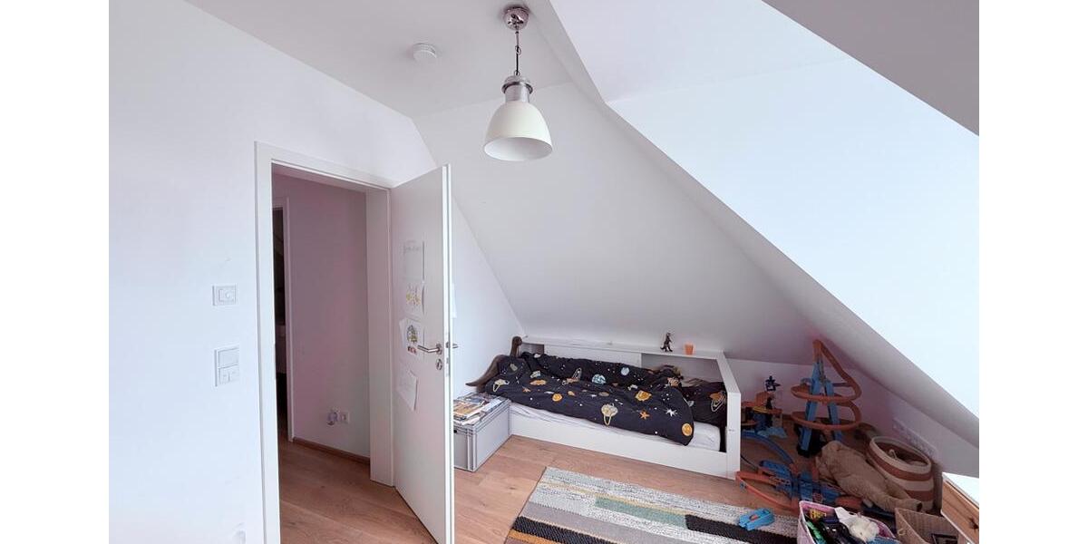 Doppelhaushälfte München Bogenhausen - 5 Zimmer, 144 m&sup2;, 3.970&euro; | Angebot:26247760