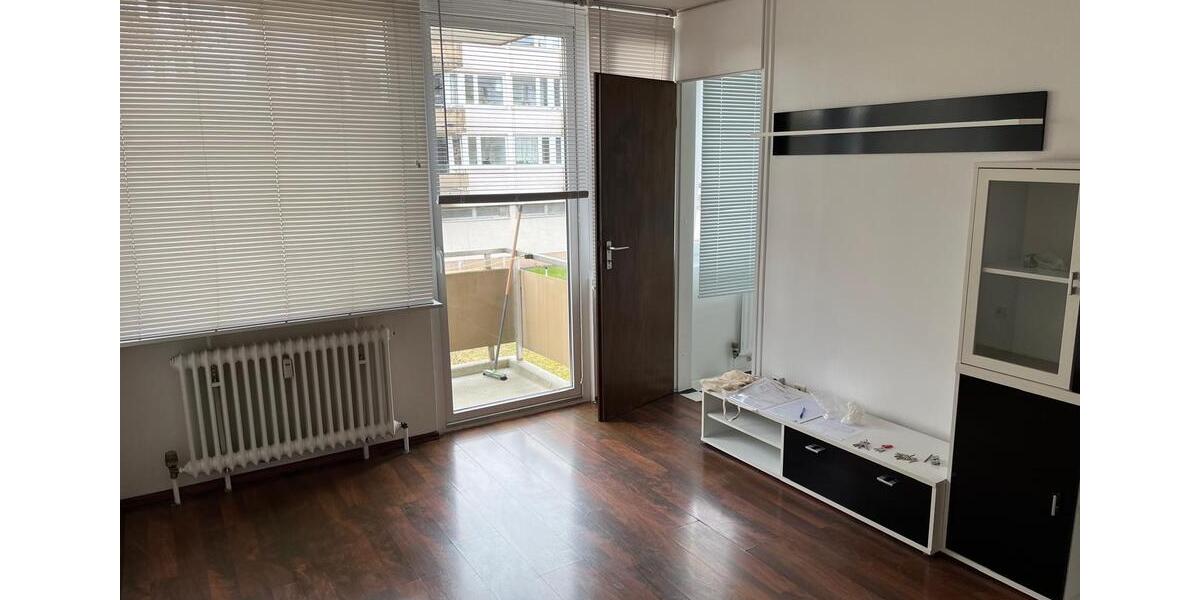 Vermiete 1 Zimmerwohnung Balkon & Tiefgaragenstellplatz 1 zimmer