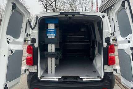 Opel Vivaro 99.221 km 16.999 &euro; München 81825