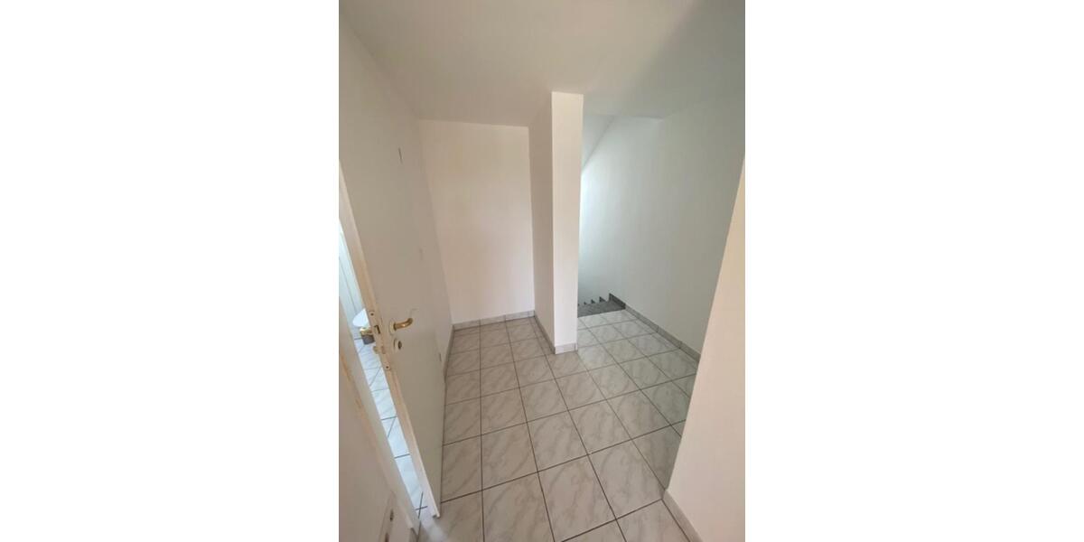 Dachgeschoßwohnung Puchheim - 3 Zimmer, 121 m&sup2;, 1.450&euro; | Angebot:25639621