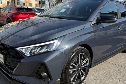 Hyundai i20 44.536 km 18.699 &euro; München 81243