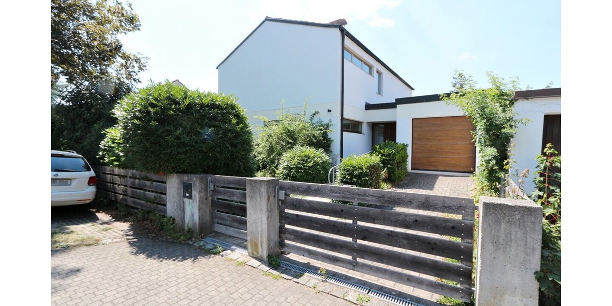 1003 m² ** FAMILIENTRAUM ** HAUS mit GARTEN und GARAGE im Zentrum von GRÖBENZELL !! bezugsfrei !! - Einfamilienhaus Gröbenzell | Angebot:27263648