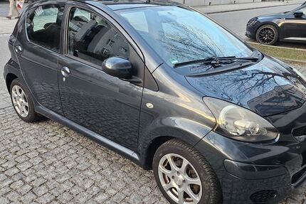 Toyota Aygo (X) 192.000 km 1.490 &euro; München 81829
