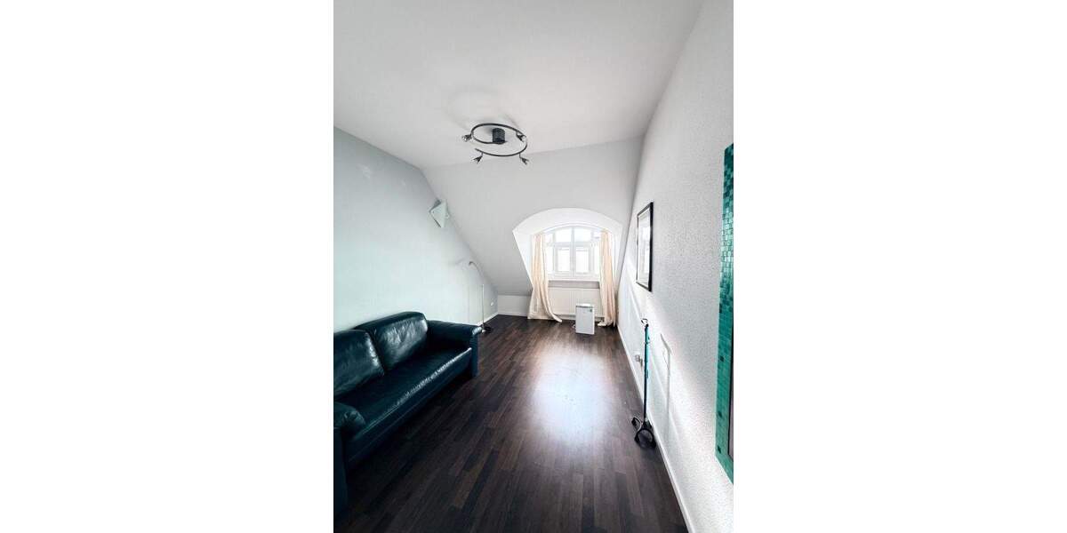 WEIGERT: Ansprechende, gehobene Doppelhaushälfte mit Doppelgarage in ruhiger Lage in Eichenau 5 zimmer