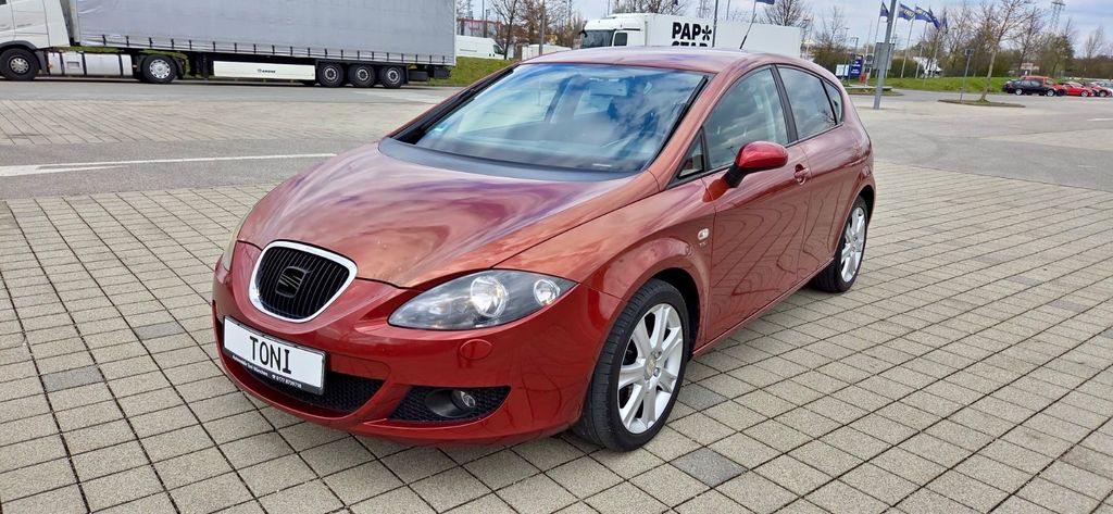 Seat Leon 184.000 km 2.400 &euro; München 81243