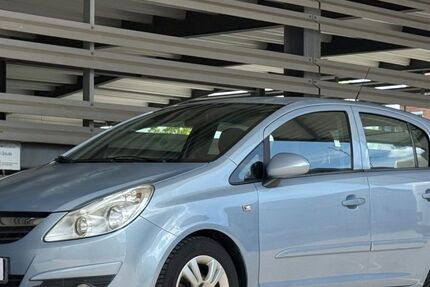 Opel Corsa 114.000 km 3.990 &euro; München 81379