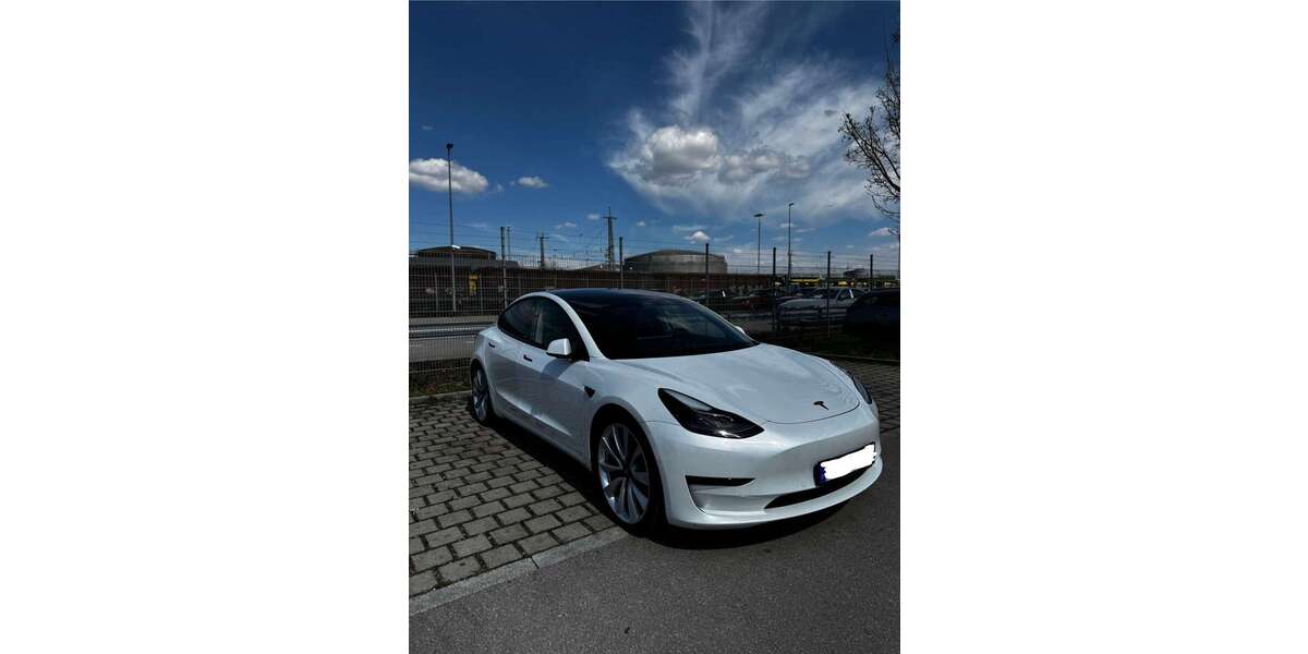 Tesla Model 3 122.000 km 25.900 &euro; München 80809