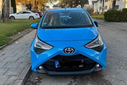 Toyota Aygo (X) 94.000 km 8.800 € Putzbrunn 85640
