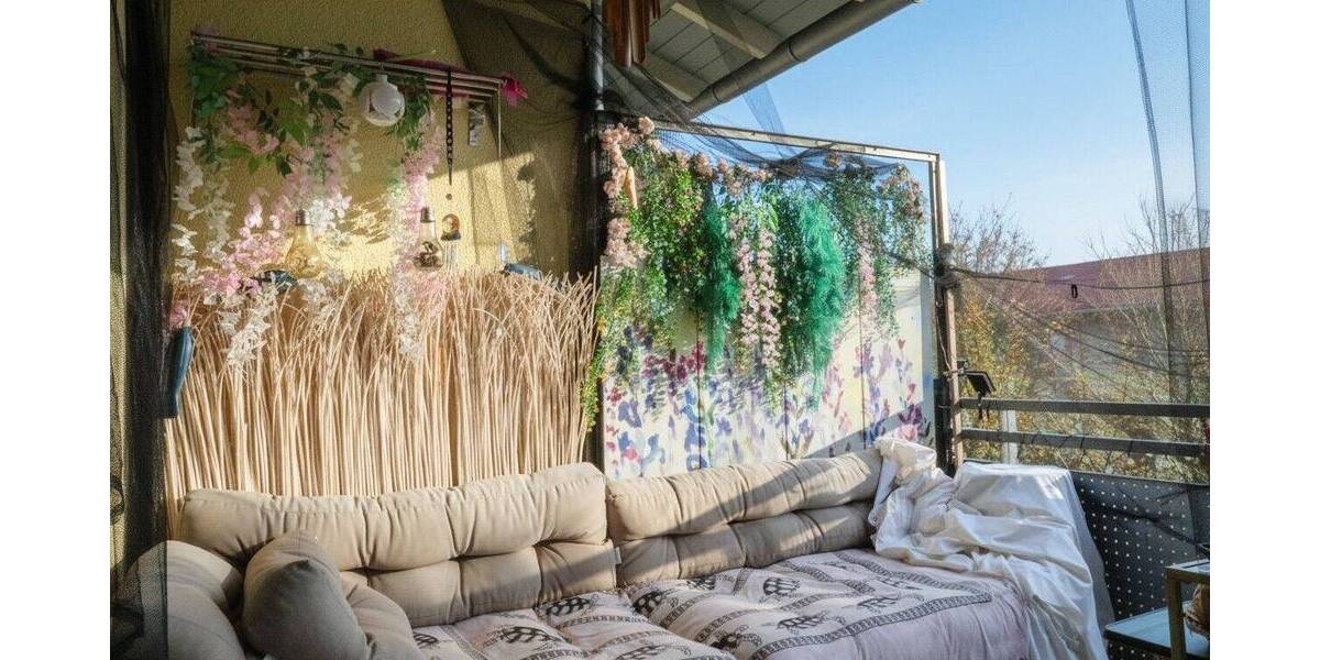 Wohnen mit Wohlfühlfaktor - Solide vermietete, helle 4-Zimmer-Wohnung mit Loggia und zwei Bädern 4 zimmer