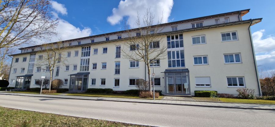 Provisionsfrei* (Von Privat) Charmante 4-Zimmer Wohnung mit Balkon sowie Außenstellplatz in Kirchheim bei München - Etagenwohnung Kirchheim bei München | Angebot:24356453