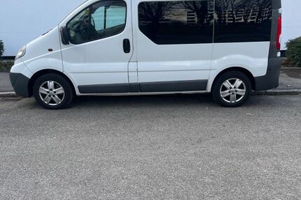 Opel Vivaro 189.000 km 8.900 &euro; München 81539