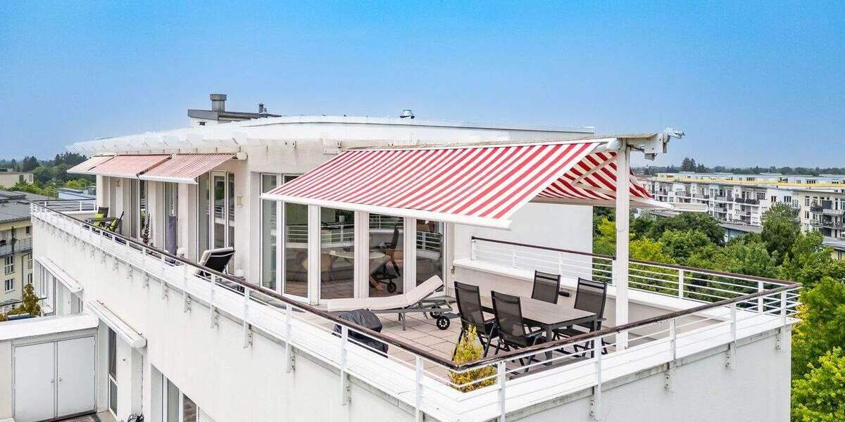 Trudering: Landschaftsschutzgebiet. Loftfeeling 4-Zi.-Penthousewhg. Liftlanding, Dachterrasse & 2 TG 4 zimmer