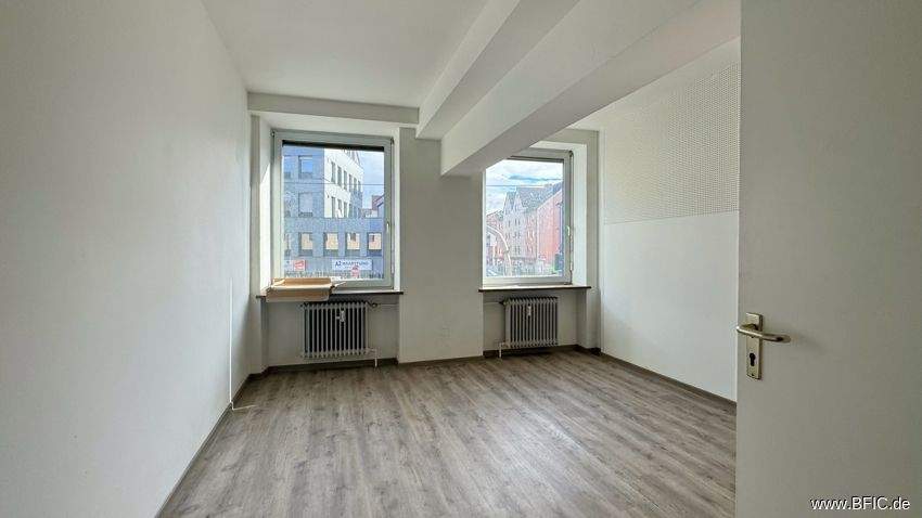 Gewerbeobjekt Fürstenfeldbruck - 9 Zimmer, 228 m&sup2;, 3.420&euro; | Angebot:25247718
