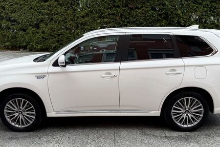Mitsubishi Outlander 150.000 km 15.980 &euro; München 81827