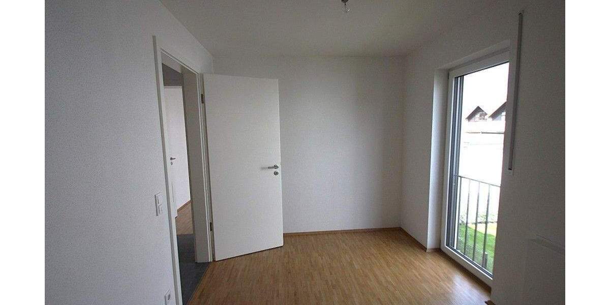 **Attraktiver Wohntraum** Sonnige 3 Zimmer-Whg. mit Balkon, TG + Stpl. in Neufahrn (S1) 3 zimmer