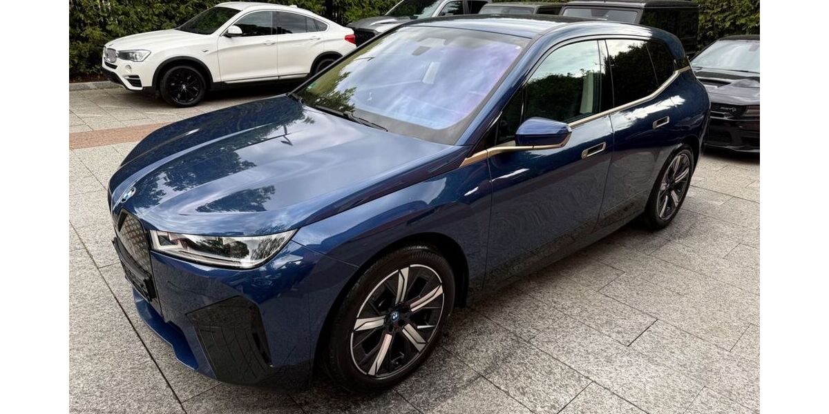 BMW iX 72.000 km 34.980 &euro; München 81827