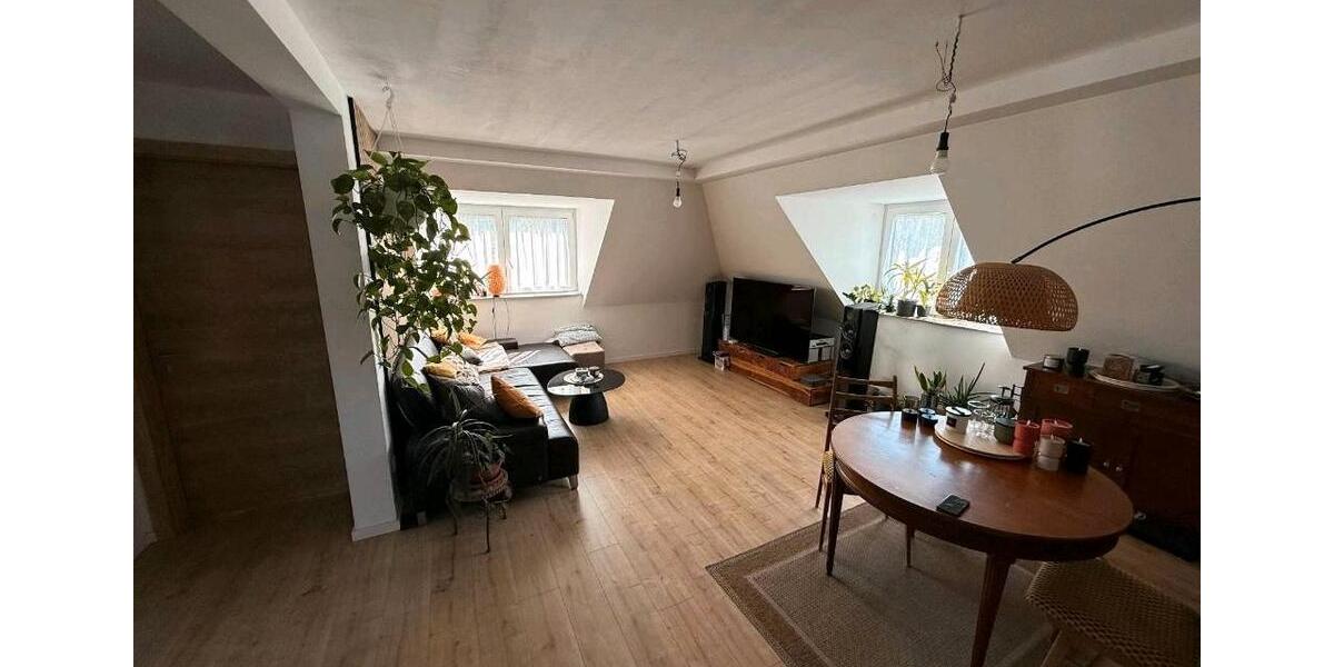 Dachgeschoßwohnung München Feldmoching-Hasenbergl - 4 Zimmer, 80 m&sup2;, 1.700&euro; | Angebot:26335443