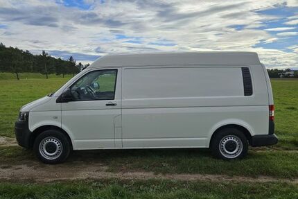 VW T5 Transporter 140.000 km 17.000 € München 80805