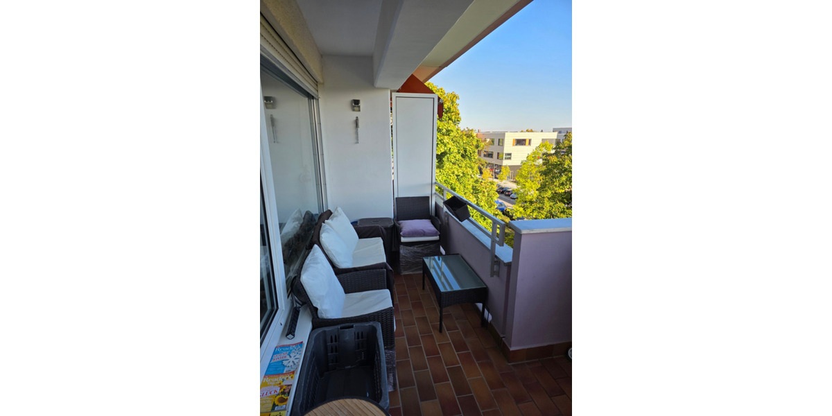 Möblierte 2-Zimmer-Wohnung mit Balkon und TG-Stellplatz zimmer