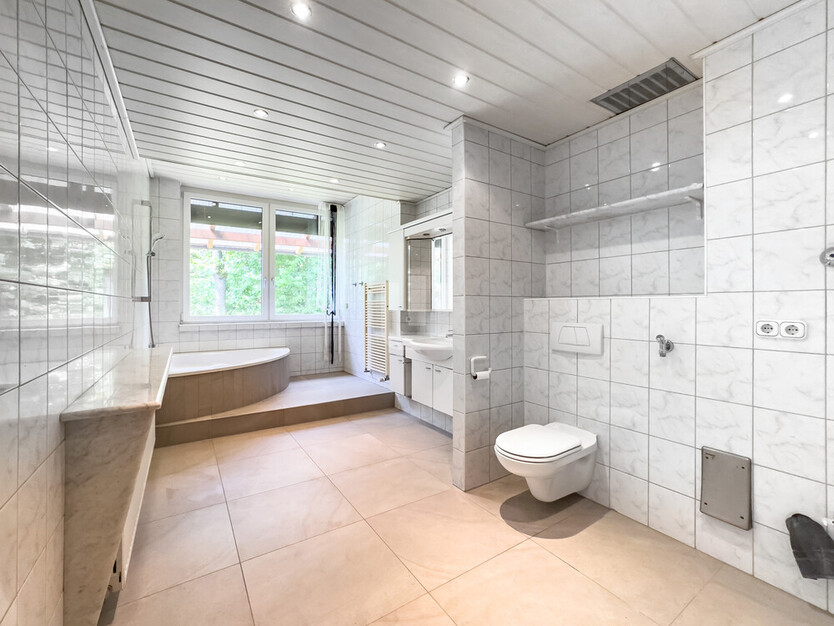 WINDISCH IMMOBILIEN – Gewerbeimmobilie mit vier Büros und einer Wohnung - ideal für den Mittelstand 10.5 zimmer