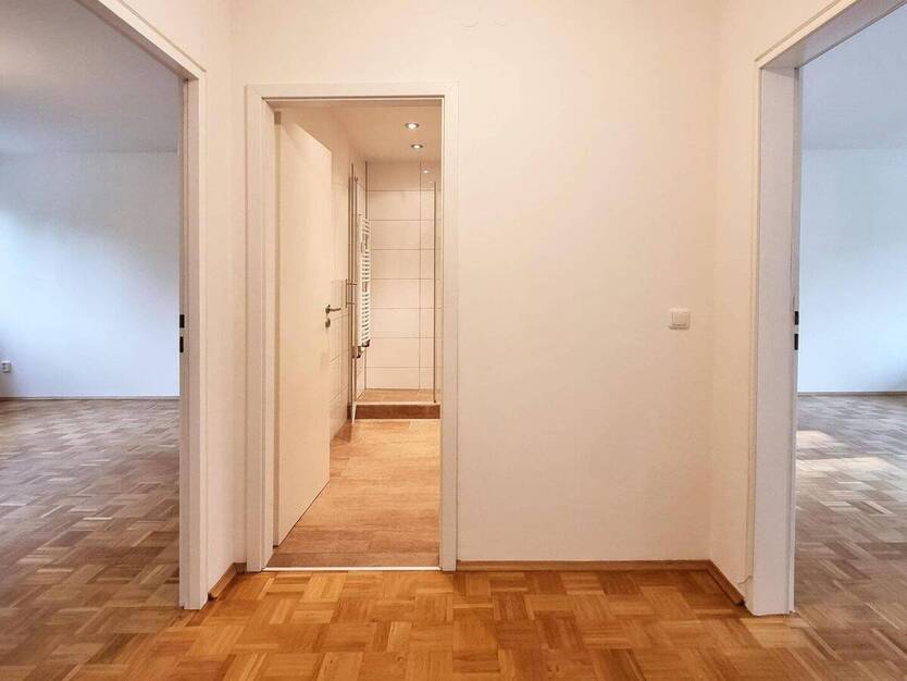 Helle 2,5-Zimmer-Wohnung mit großem Westbalkon - sofort bezugsfertig