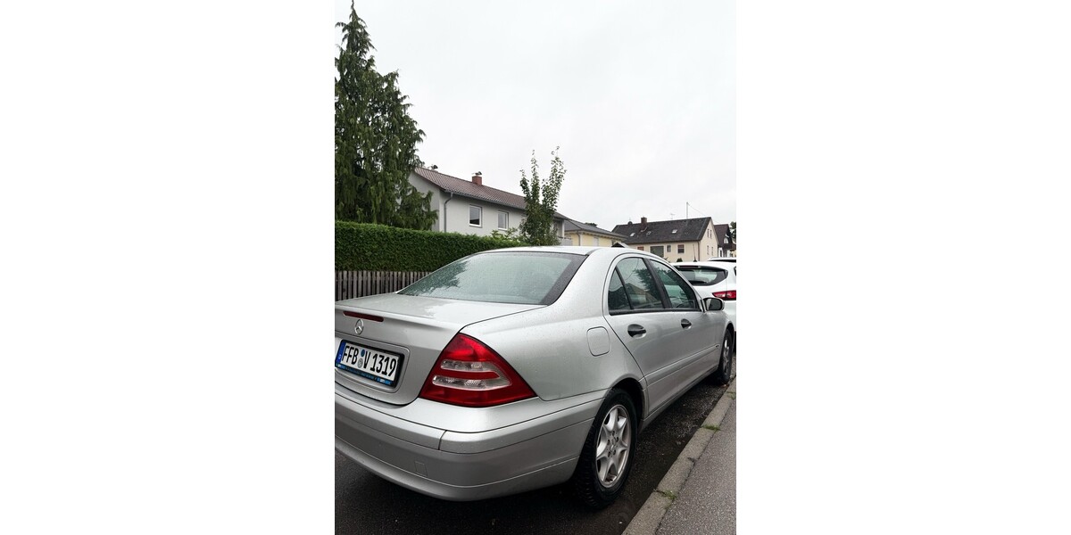 Mercedes-Benz C 180 217.000 km 2.900 &euro; Fürstenfeldbruck 82256