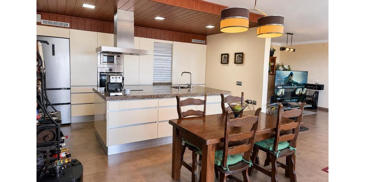 Erdgeschoßwohnung Grünwald - 4 Zimmer, 170 m&sup2;, 850.000&euro; | Angebot:26754713