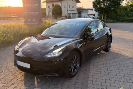 Tesla Model 3 82.400 km 22.999 &euro; Baierbrunn 82065