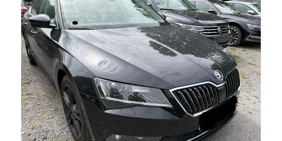 Skoda Superb 218.446 km 14.000 &euro; Unterschleißheim 85716