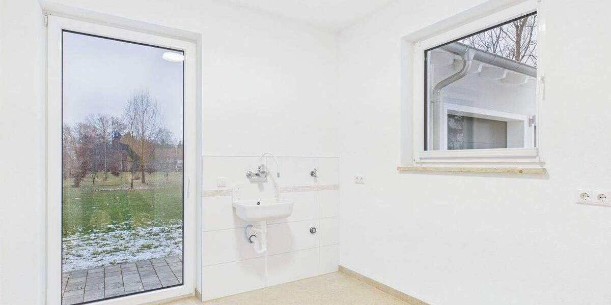 Doppelhaushälfte Moosinning Eichenried - 8 Zimmer, 315 m&sup2;, 4.200&euro; | Angebot:25708230