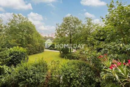 Blick in Grüne aus ruhiger 3-Zimmer-Wohnung mit Loggia und TG-Stellplatz 3 zimmer