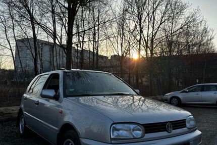 VW Golf 56.900 km 6.490 &euro; München 81476