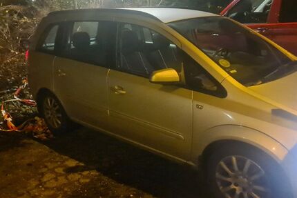 Opel Zafira 180.000 km 1.050 &euro; München 80686
