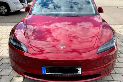 Tesla Model 3 10.500 km 47.900 € Markt Schwaben 85570